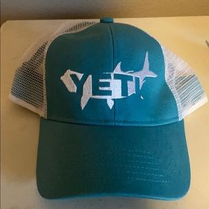 Yeti hat